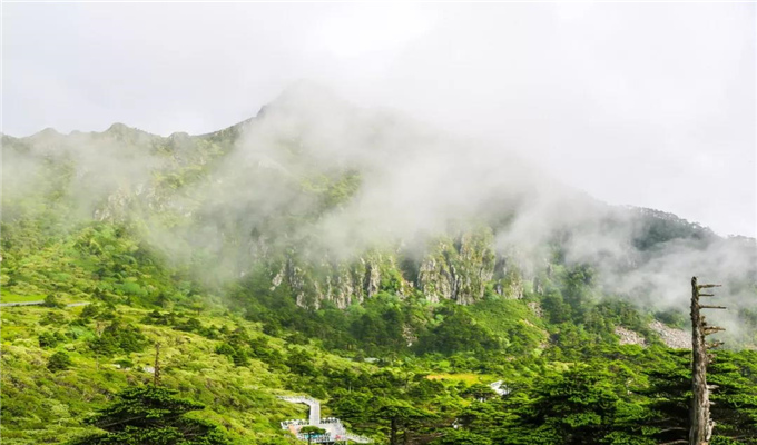 大理定制游 大理蒼山上的“山巔之湖”，藏著最美四景