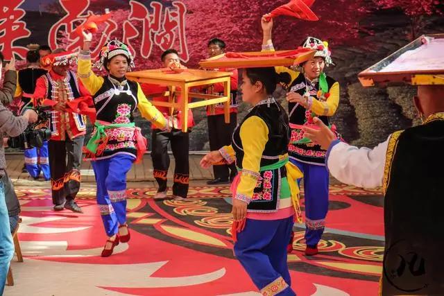 大理旅游攻略：【大理非遺】“吃并快樂(lè)著”的南澗彝族跳菜