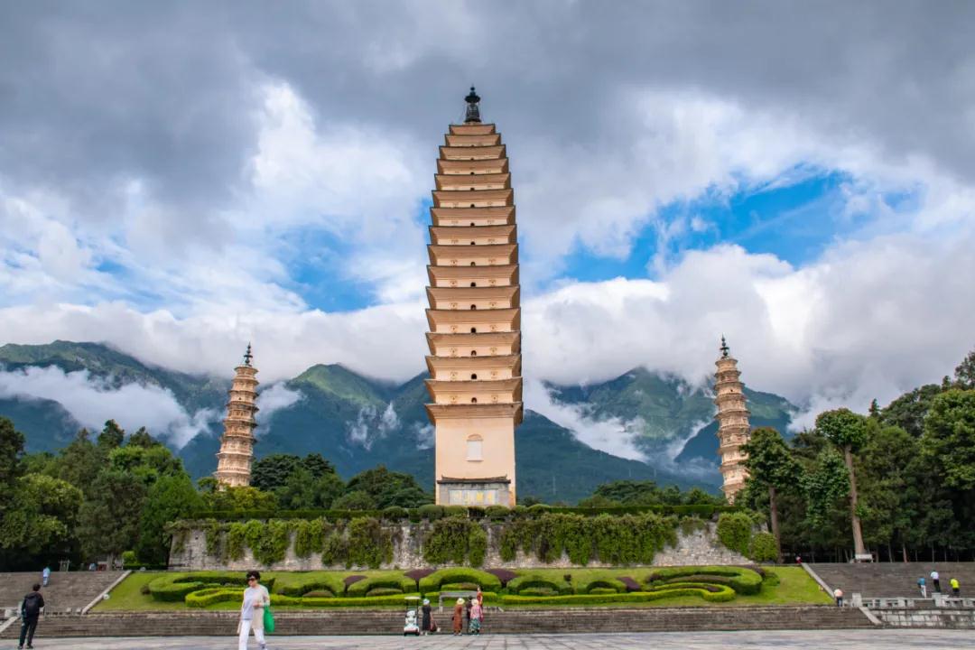大理三座千年古塔，一座重建的崇圣寺，它的建筑文化有何出彩的地方？  大理旅游攻略